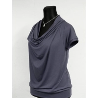 Bluzka krótki rękaw z lejącym dekoltem typu woda