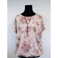 Bluzeczka typu bombka z pudrowymi kwiatami