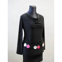 Koktajlowa sukienka zbluzowana z szerokim rękawem