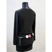 Koktajlowa sukienka zbluzowana z szerokim rękawem