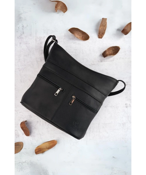 Torebka damska listonoszka ze skóry naturalnej - czarna