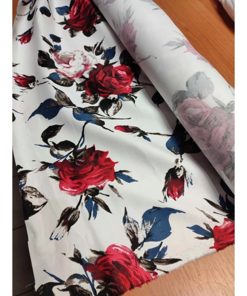 Bawełna satynowa drukowana NA SUKIENKI czerwone róże - 0,5m