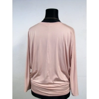 Brzoskwiniowa bluzka dla puszystej w stylu oversize