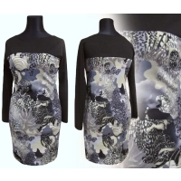 Sukienka ołówkowa z ciepłej dzianiny - wzór leśny