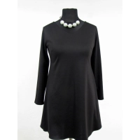 Sukienka mini z dekoltem i srebrnym suwakiem na plecach