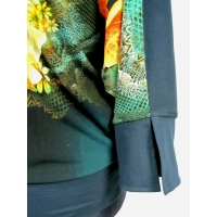 Bluzeczka khaki z żółtymi kwiatami i pękniętym rękawem