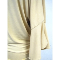 Bluzeczka kimono z rękawem zakończonym falbanką