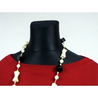 Bluzeczka dzianinowa z długim rękawem z falbanką - bordowa