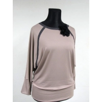 Bluzka Agnes beżowa - nietoperz z błyszczącymi lamówkamiami