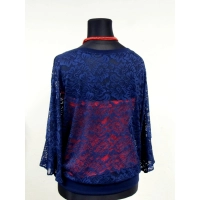 Koronkowa bluzka kimono z falbanką na rękawach - granatowa