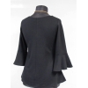 Elegancka czarna bluzka rozkloszowana z rękawem dzwonek