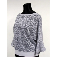 Ażurowa bluzka kimono z falbanką na rękawach