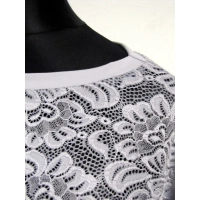 Ażurowa bluzka kimono z falbanką na rękawach