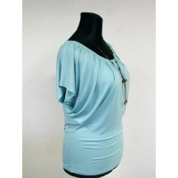 Bluzeczka nietoperz z mocno marszczonym dekoltem - błękitna