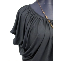 Bluzeczka nietoperz z mocno marszczonym dekoltem - czarna