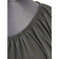 Bluzeczka nietoperz z mocno marszczonym dekoltem - czarna