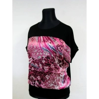 Bluzka kimono z amarantowym wzorem na przodzie