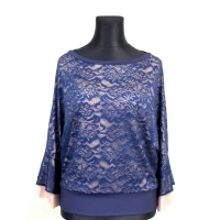 Bluzka koronkowa z falbaniastym rękawem - dekolt łódka