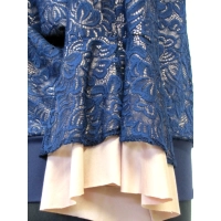 Bluzka koronkowa z falbaniastym rękawem - dekolt łódka