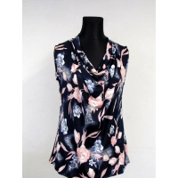 Bluzka w kwiaty z lejącym dekoltem woda