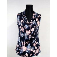 Bluzka w kwiaty z lejącym dekoltem woda