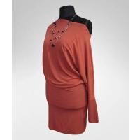 Sukienka Noemi z luźnym rękawem kimono i dekoltem łódka